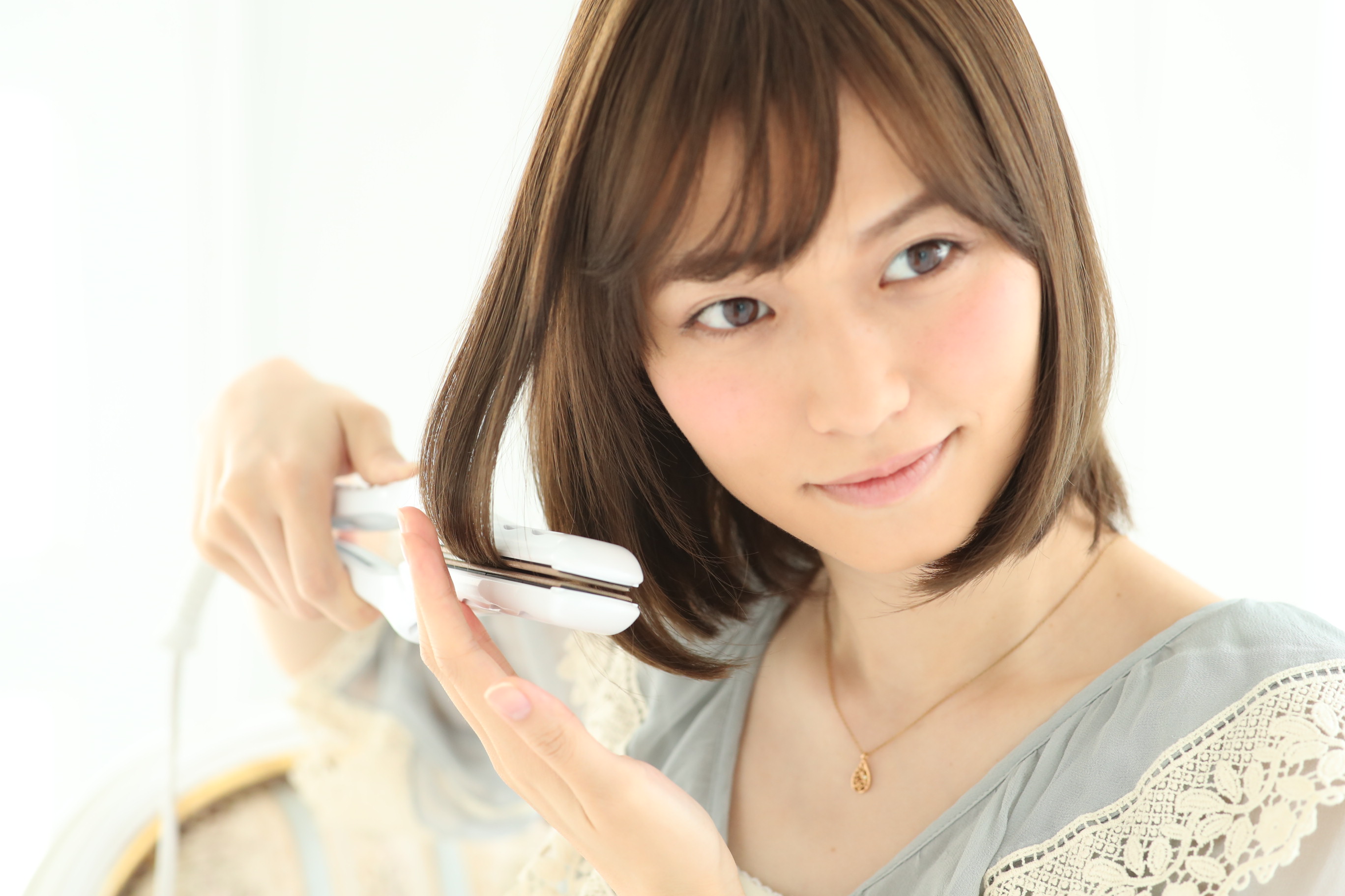 KKINUJO SILKPLATE 絹女 シルクプレート ストレートアイロン パールホワイト LM-125