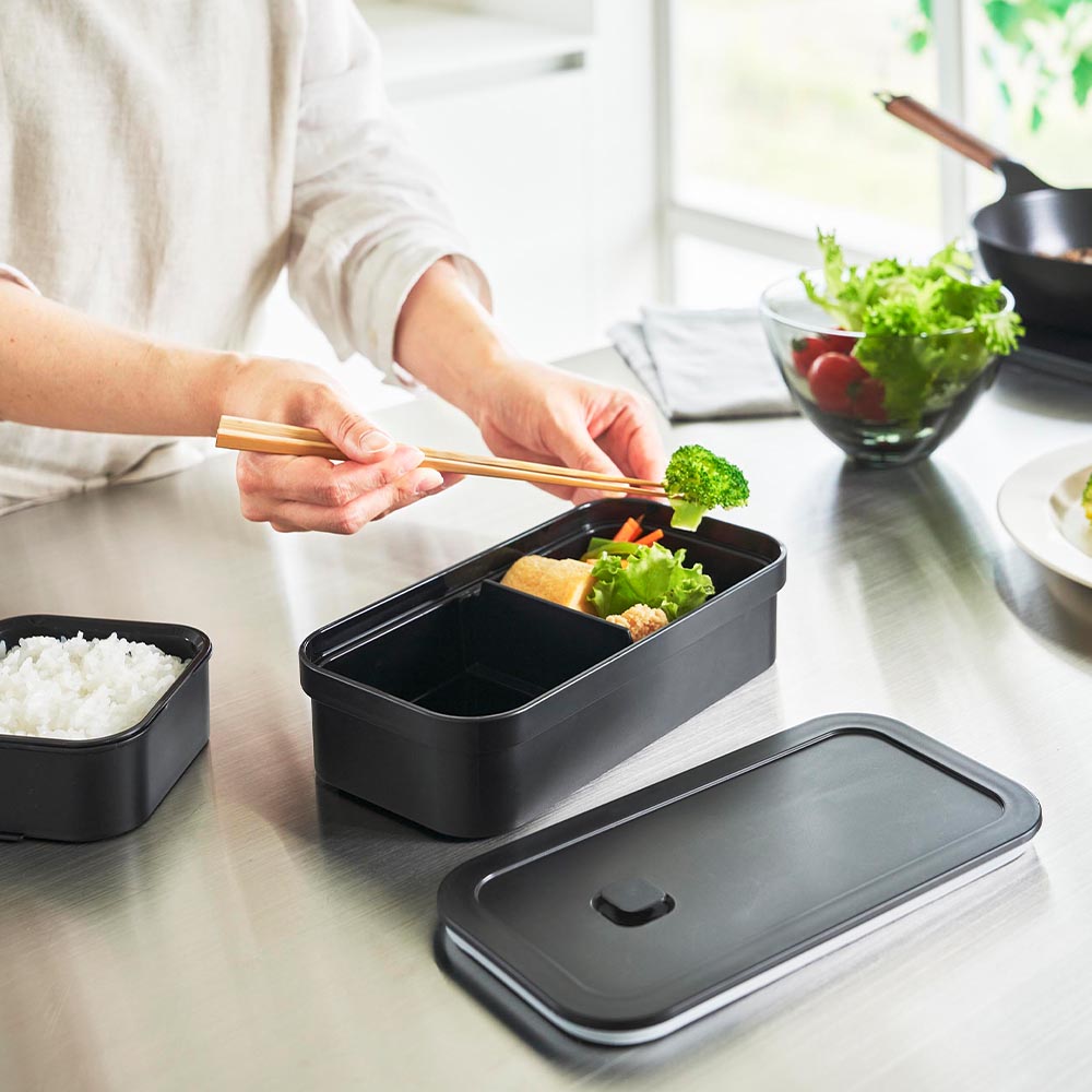 正規販売店】冷凍ごはん用のザルがそのまま入るバルブ付き密閉ランチ